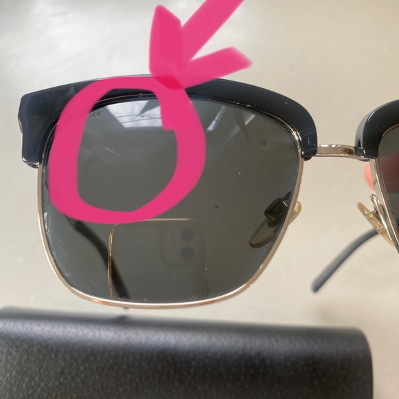 Burberry Sunglasses - Picture 6 of 6